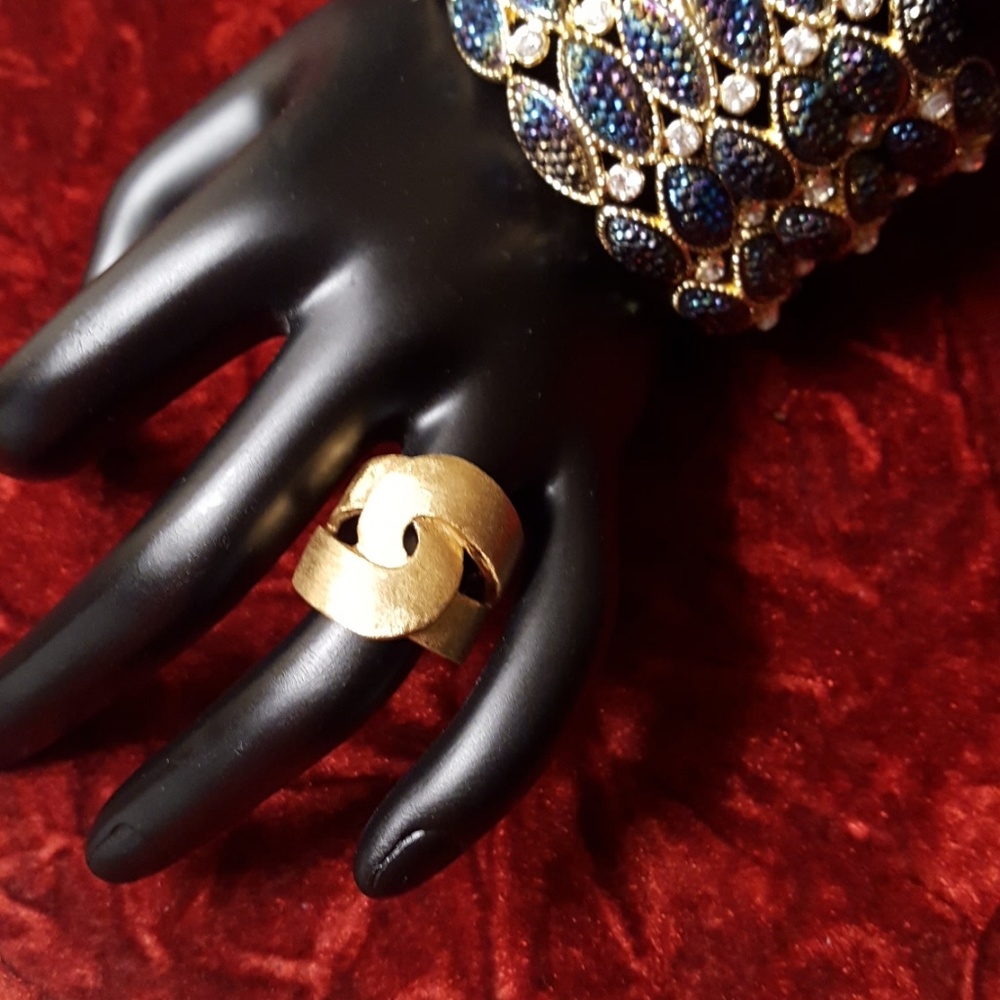 Beautiful Gold Tone Knot Ring | 3 for $40